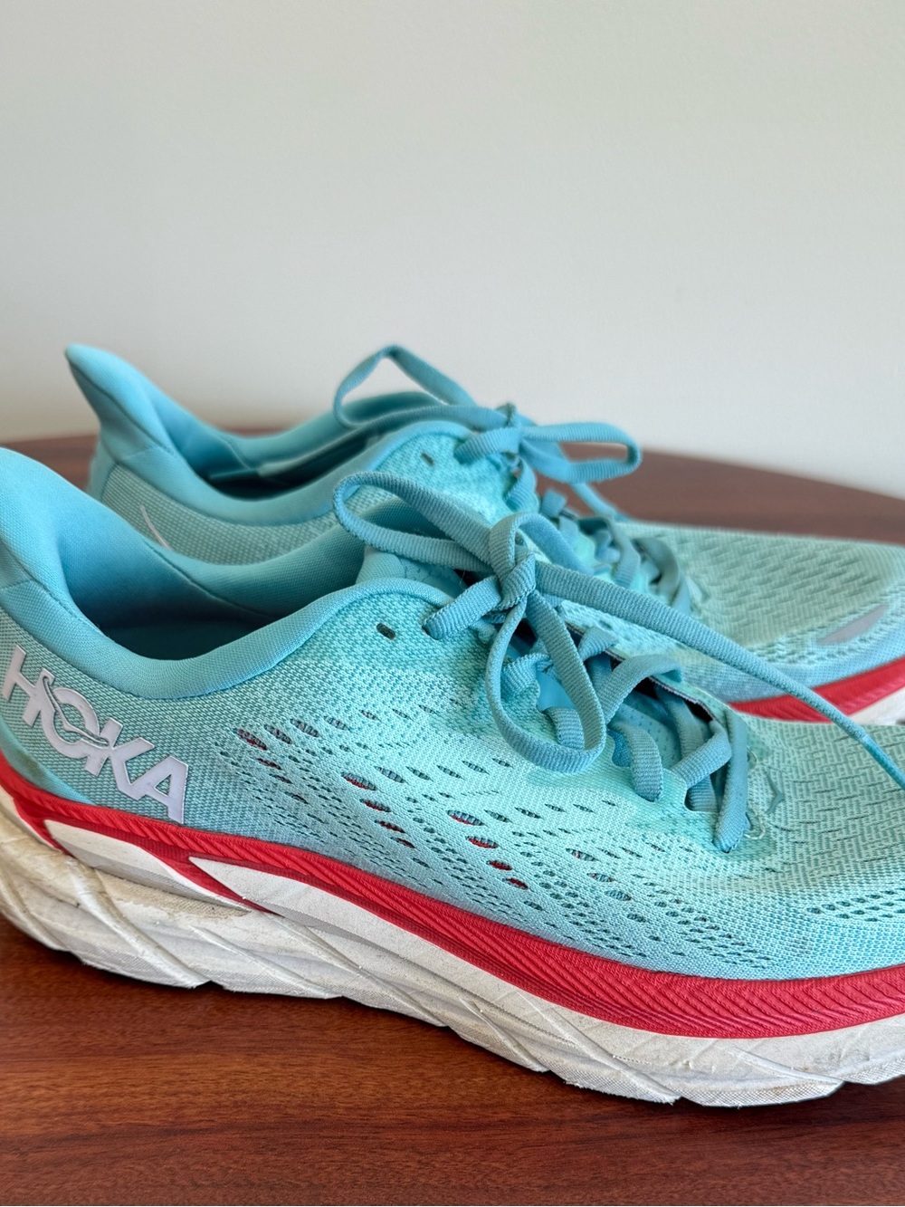 Hoka Clifton 8